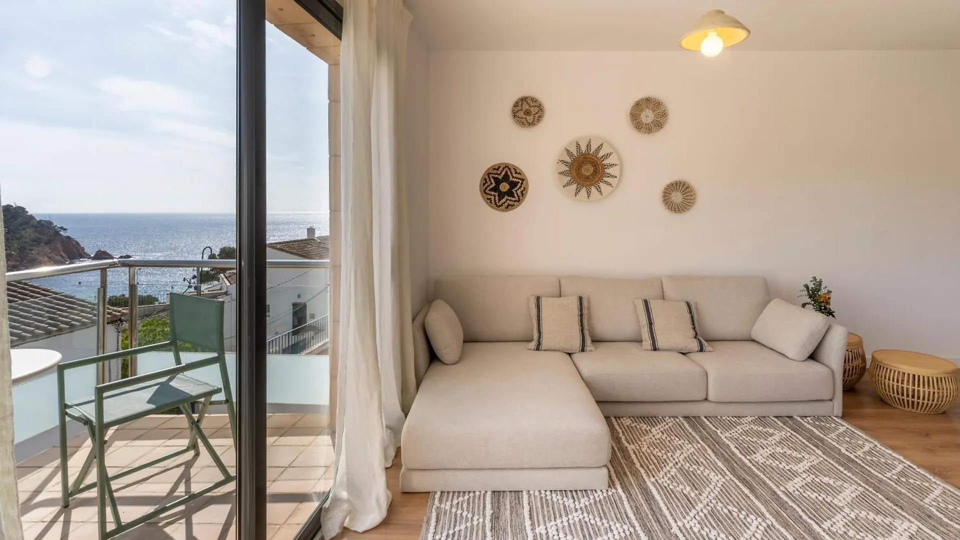 Apartamentos Vista Bella Tamariu location